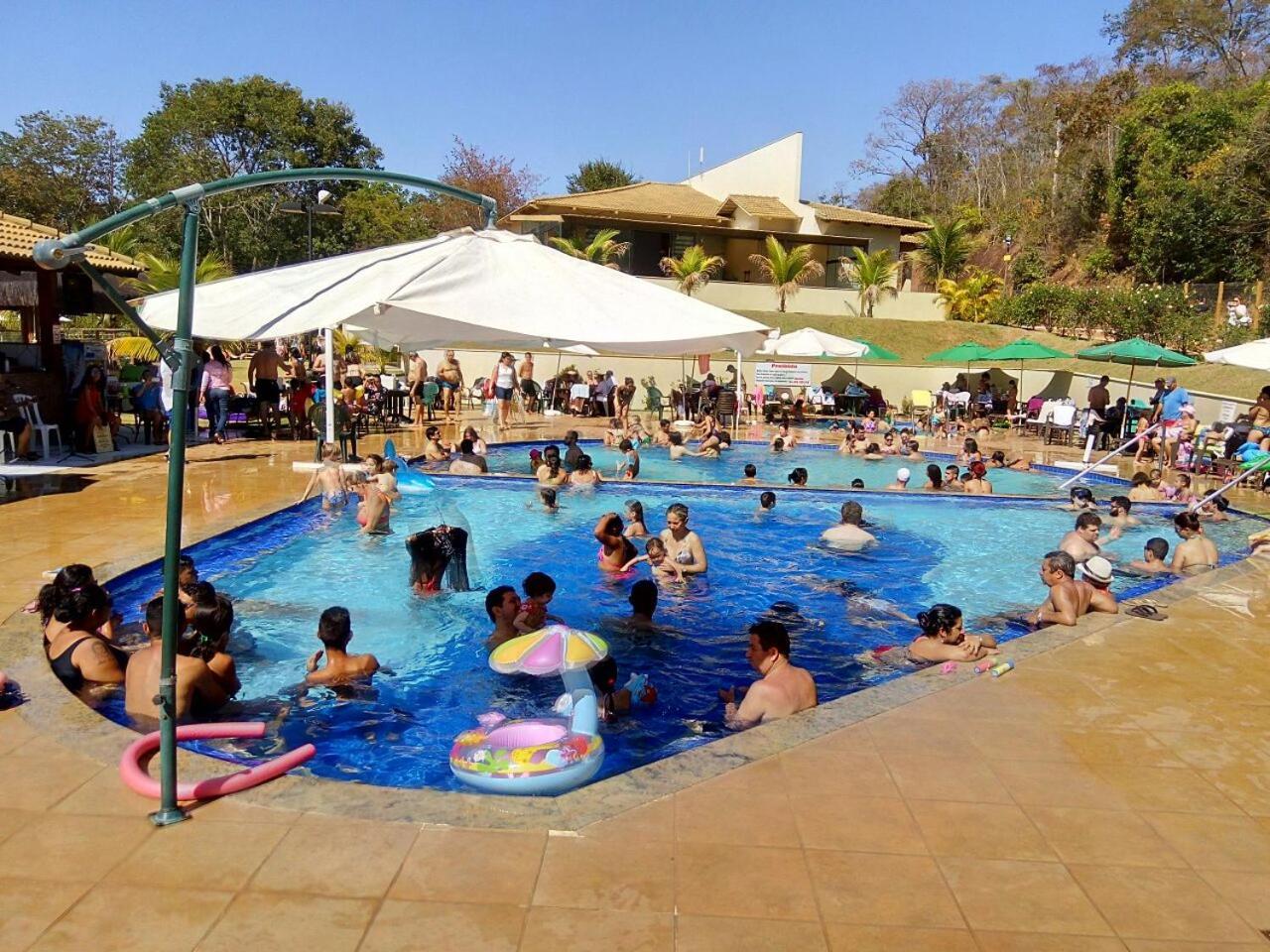 Aldeia Do Lago: Lakeside Retreat With Aqua Park And Ev Charging Apartment Caldas Novas