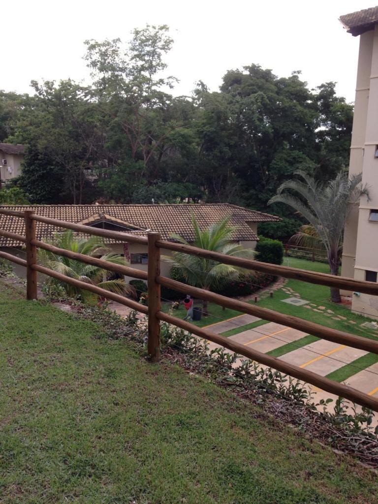 Aldeia Do Lago: Lakeside Retreat With Aqua Park And Ev Charging Apartment Caldas Novas