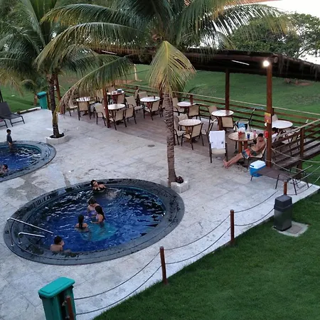 Aldeia Do Lago: Lakeside Retreat with Aqua Park and EV Charging Caldas Novas Exterior photo